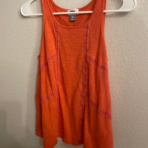 Woman’s Ols Navy active tank top in orange-pink color size XS